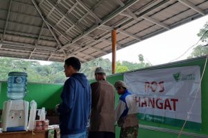 Pos Hangat Dompet Dhuafa Banten Bantu Korban Banjir Lebak