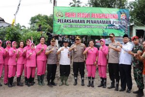 Hari Sejuta Pohon Sedunia, Polda Banten Tanam 2020 Pohon