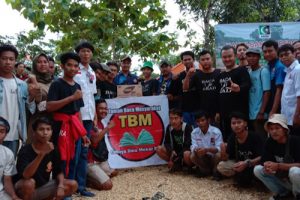 TBM Cahaya Ilmu Mekar Baru Serahkan Bantuan Untuk Korban Banjir Lebak