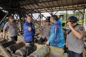Ratusan Personil Gabungan Polda Banten dan TNI, Sisir Tambang Ilegal