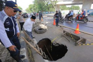 Jalan Daan Mogot Amblas, Arief Intruksikan Koordinasi ke Kementerian PUPR