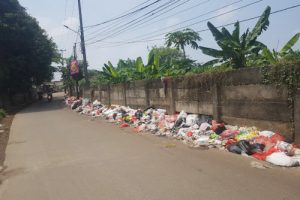 Jalan Buaran PLN Terlihat Tumpukan Sampah