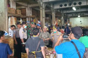 Kapolres Serang Tinjau Stok Sembako di Pasar Ciruas