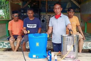 Cegah Corona, Jumhadi Pimpin Penyemprotan Disinfektan di Nyapah