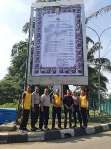 Polsek Neglasari Pasang Baliho Maklumat Kapolri