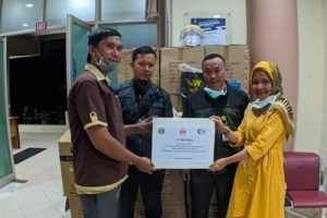 Lawan Covid-19, Pemprov dan Tim CSR Salurkan APD ke RSUD Banten