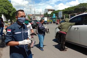 PWI Cilegon Bagikan Masker Lawan Penyebaran Covid-19