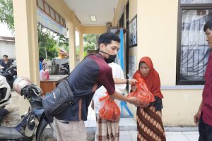 MBB Kembali Salurkan Paket Sembako, Masyarakat: Alhamdulillah