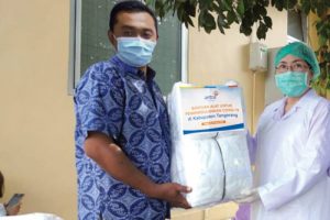 Aetra Tangerang Serahkan Alat Semprot Disinfektan dan 1000 APD, Bantu Penanganan Covid-19