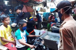 Razia Pakai Masker di Pasar Anyar Tangerang