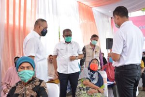 Bupati Tangerang Dampingi Mensos Temui Calon Penerima Bansos