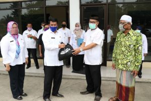 Sekda Kabupaten Tangerang Berikan 900 Paket Sembako untuk Marbot Masjid
