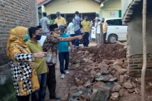 Ratu Ati Siap Bangun Rumah Janda dan Yatim yang Roboh Akibat Banjir