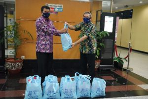 Sekda Terima Bantuan 900 Sembako dari BNK Kabupaten Tangerang