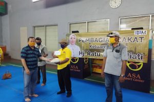 Ribuan Warga Cilegon Terima Zakat dari Ratu Ati Marliati