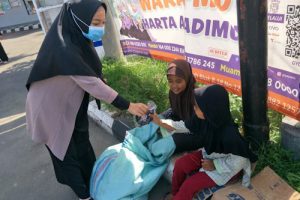 Mahasiswa Unsera Advokasi Warga Terkait Dampak Larangan Mudik