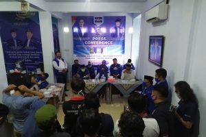 DPP Demokrat Serahkan Surat Tugas Untuk Tiga Bacalon Kepala Daerah di Banten
