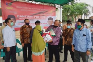 Asprindo Salurkan Bansos Kemensos di Kota Tangerang