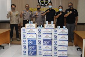Polda Banten Terima Bantuan Hand Sanitizer dari Sekawan Kosmetik Wasantara