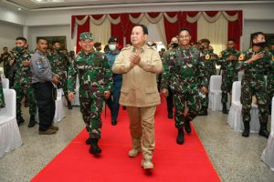 Menhan Didampingi KSAD Kunjungan ke Akmil Magelang
