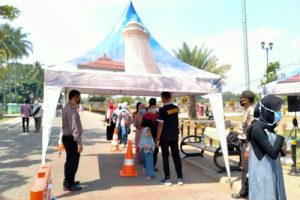 Pengunjung Wisata Religi di Banten Diperiksa Kesehatan Ketat