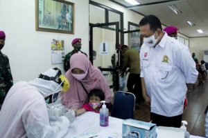 Ketua MPR Bantu Alat Rapid Test kepada Keluarga Besar Denjaka TNI AL