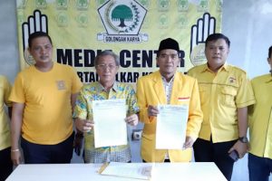 Sah, Golkar Cilegon Berhentikan Sahruji dan Sam’un