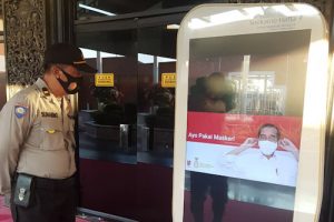 Polresta Bandara Soetta Pasang Himbauan Pakai Masker Presiden RI
