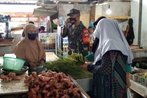 PDMPK Danramil 09/Mauk Blusukan ke Pasar Tradisional