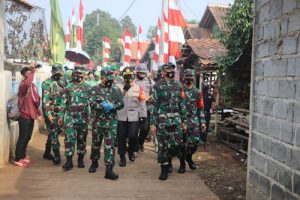 Pangdam Jaya Berikan Ribuan Paket sembako di Kabupaten Tangerang