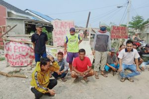 Warga Desa Bunar Sukamulya Tuntut Pengembang Perbaiki Jalan