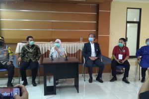 Pengiriman Spesimen Swab Test dari RSUD ke RSKM Tanpa Pengawalan