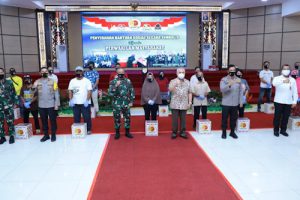 Alumni AKABRI 1989 Serahkan Paket Sembako dan Ribuan Masker di Kaltim
