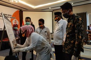 Dijaga Polisi, Pengambilan Nomor Urut Calon Bupati dan Wakil Bupati Serang Lancar