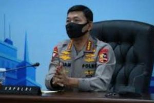 Kapolri Kecam Manuver Pilot Bubarkan Aksi Demo di Kendari