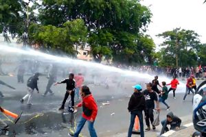 Demo Tolak UU Omnibus Law di Daan Mogot Tangerang Rusuh