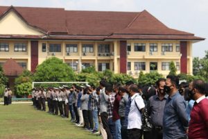 Amankan Unras Personil Polda Banten Tak Bawa Senpi