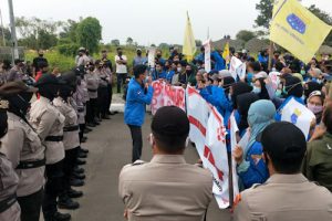 Polres Serang Kota Kawal Demo Mahasiswa di Kantor DPRD