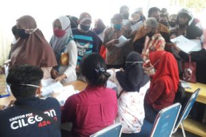 Pembagian BST Tahap VII di Cilegon Dikawal TNI-Polri