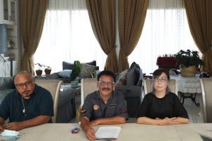 Ilham Bintang Gugat Indosat dan Commonwealth Bank Rp100 Miliar 