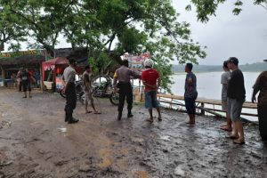 Polisi Selidiki Penyebab Perahu Wisata Terbalik di Pandeglang