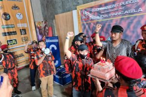 Sakit, Pujiyanto Hadir Ke Acara HUT PP Sambil Digotong