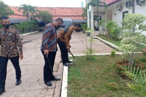 Den Gegana Brimob Banten Sterilisasi Ponpes An-Nawawi Tanara