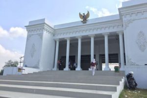 LaNyalla Mattalitti Kritik Penggunaan Dana Desa untuk Bangun Kantor Desa Bak Istana