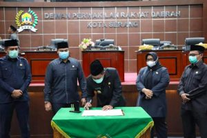 Wali Kota dan DPRD Kota Serang Setujui Raperda APBD Tahun 2021