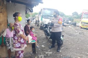 Polsek Neglasari Baksos Bagikan Sembako dan Masker