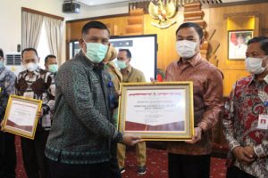 Wabup Tangerang Terima Penghargaan dari Kemenkum HAM