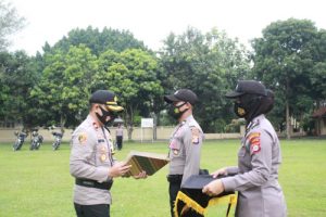 Polres Serang Kota Beri Penghargaan Personil Pengamanan TPS