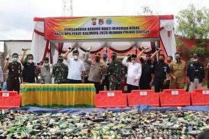 Polres Cilegon Musnahkan Ribuan Botol Miras Hasil Cipkon Nataru