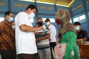 Sekda Kabupaten Tangerang Berikan Permodalan kepada Pelaku Usaha Kecil